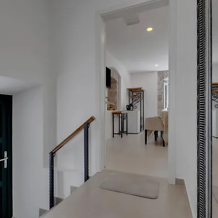 Luxury Palace krevet i doručak 4*