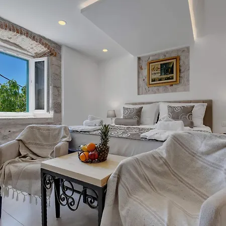 Luxury Palace ベッド・アンド・ブレックファスト 4*