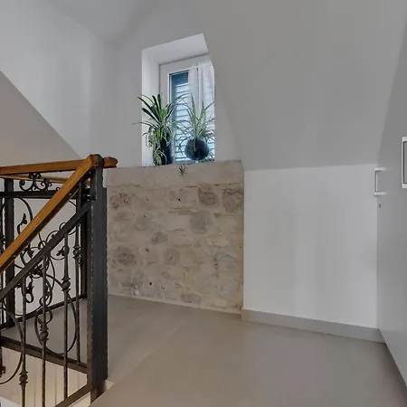 ベッド・アンド・ブレックファスト Luxury Palace 4*