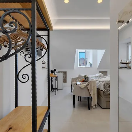 ベッド・アンド・ブレックファスト Luxury Palace