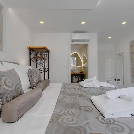 ベッド・アンド・ブレックファスト Luxury Palace 4*