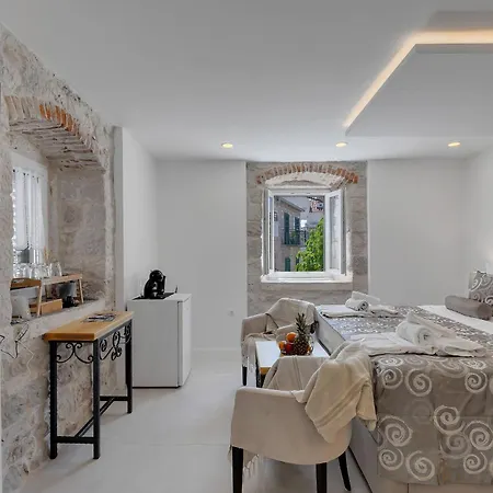 Luxury Palace ベッド・アンド・ブレックファスト マカルスカ