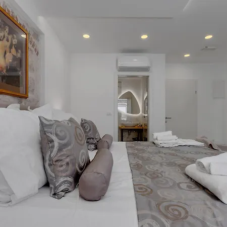 Luxury Palace krevet i doručak 4*
