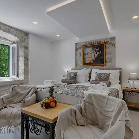 krevet i doručak Luxury Palace 4*