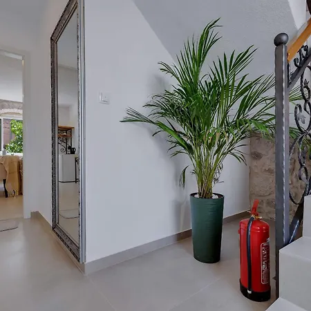 Luxury Palace 4* マカルスカ