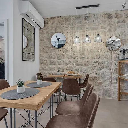 Luxury Palace ベッド・アンド・ブレックファスト マカルスカ