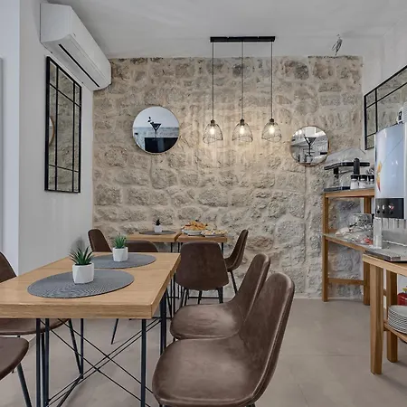 Luxury Palace ベッド・アンド・ブレックファスト 4*