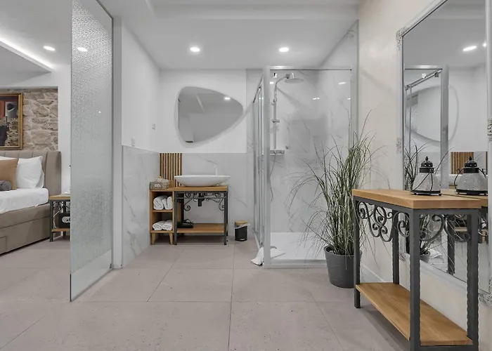 Luxury Palace Bed & Breakfast