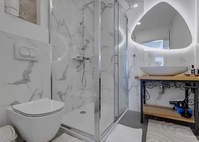 Bed & Breakfast Luxury Palace