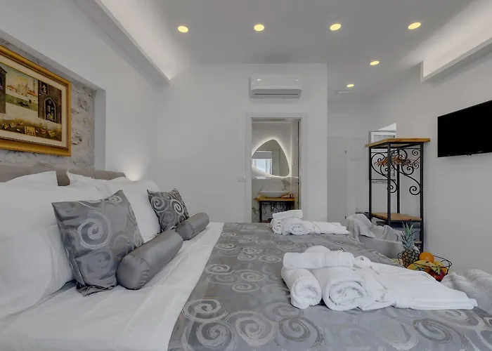 Bed & Breakfast Luxury Palace