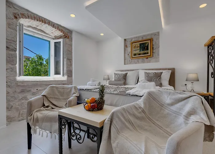 Luxury Palace Bed & Breakfast 4*