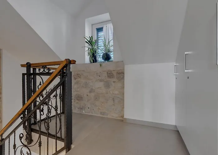 Bed & Breakfast Luxury Palace 4*