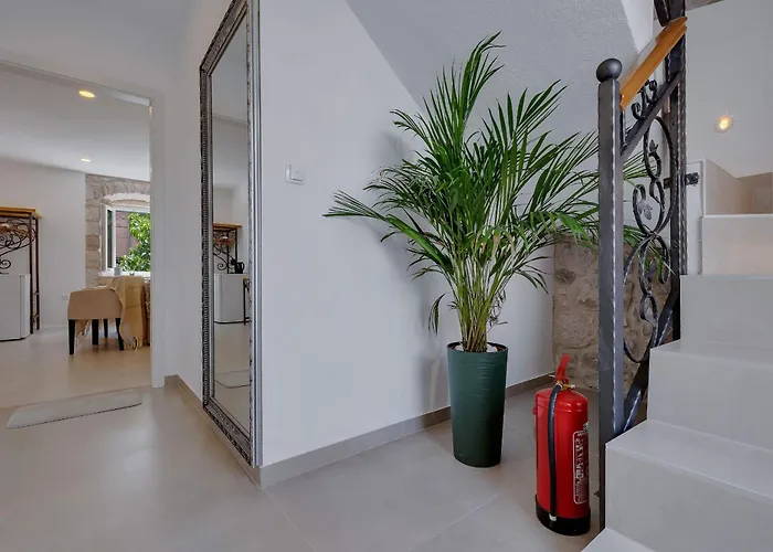 Luxury Palace 4* Makarska