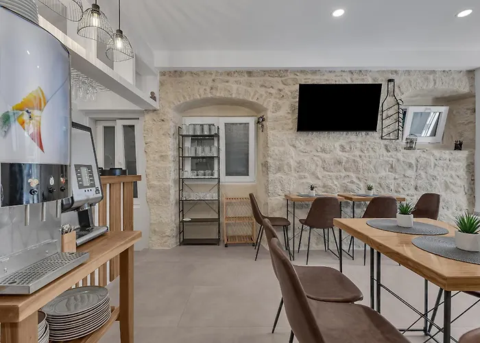 Bed & Breakfast Luxury Palace 4*