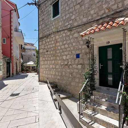 Luxury Palace Panzió Makarska